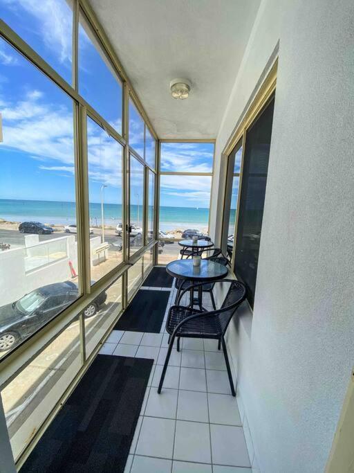 Beachfront Apartment 5/22 Esplanades Seaviews غلينلغ المظهر الخارجي الصورة